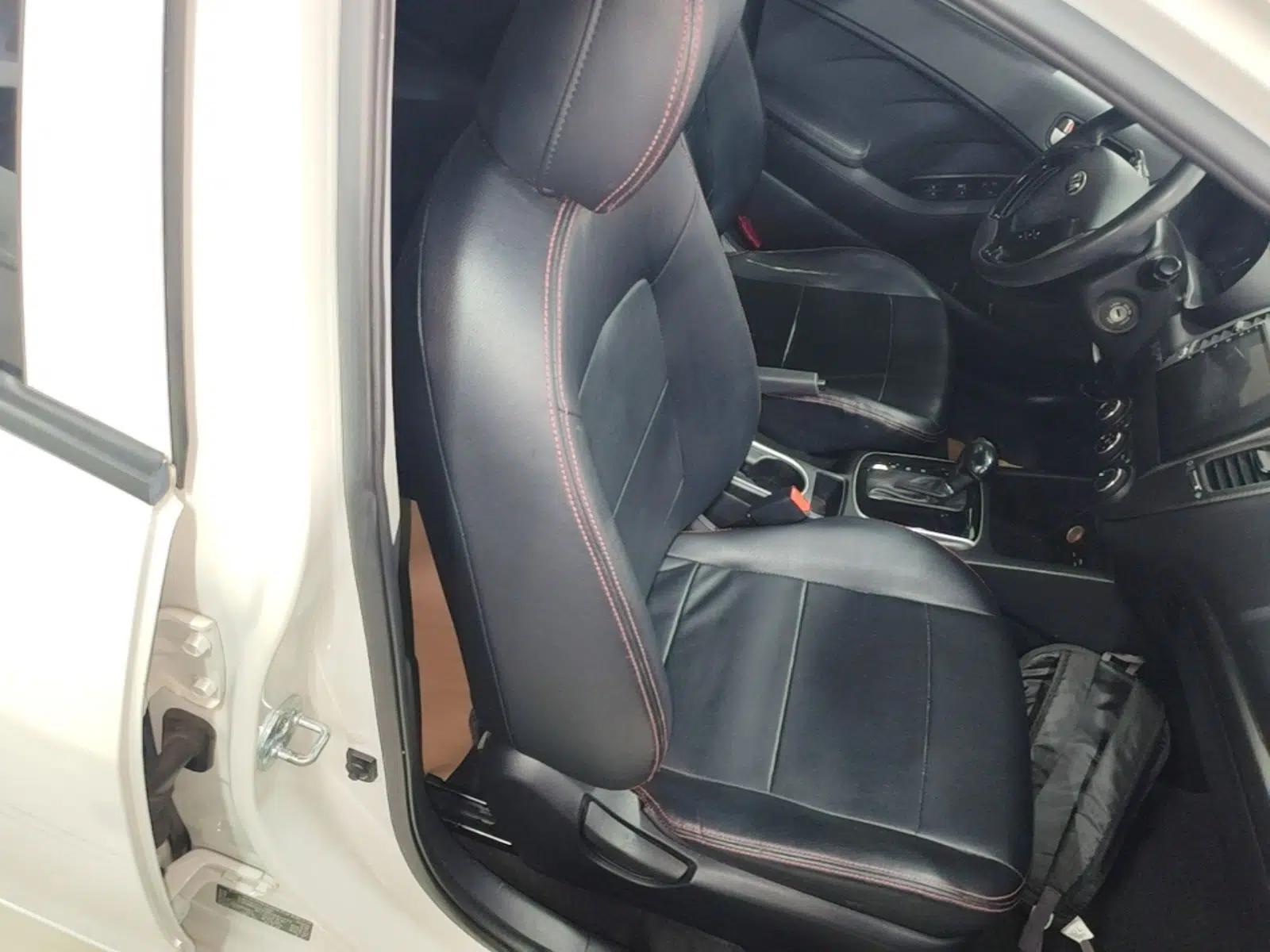 Kia K3 2016 1.6L Automatic with Sunroof — миниатюра 24
