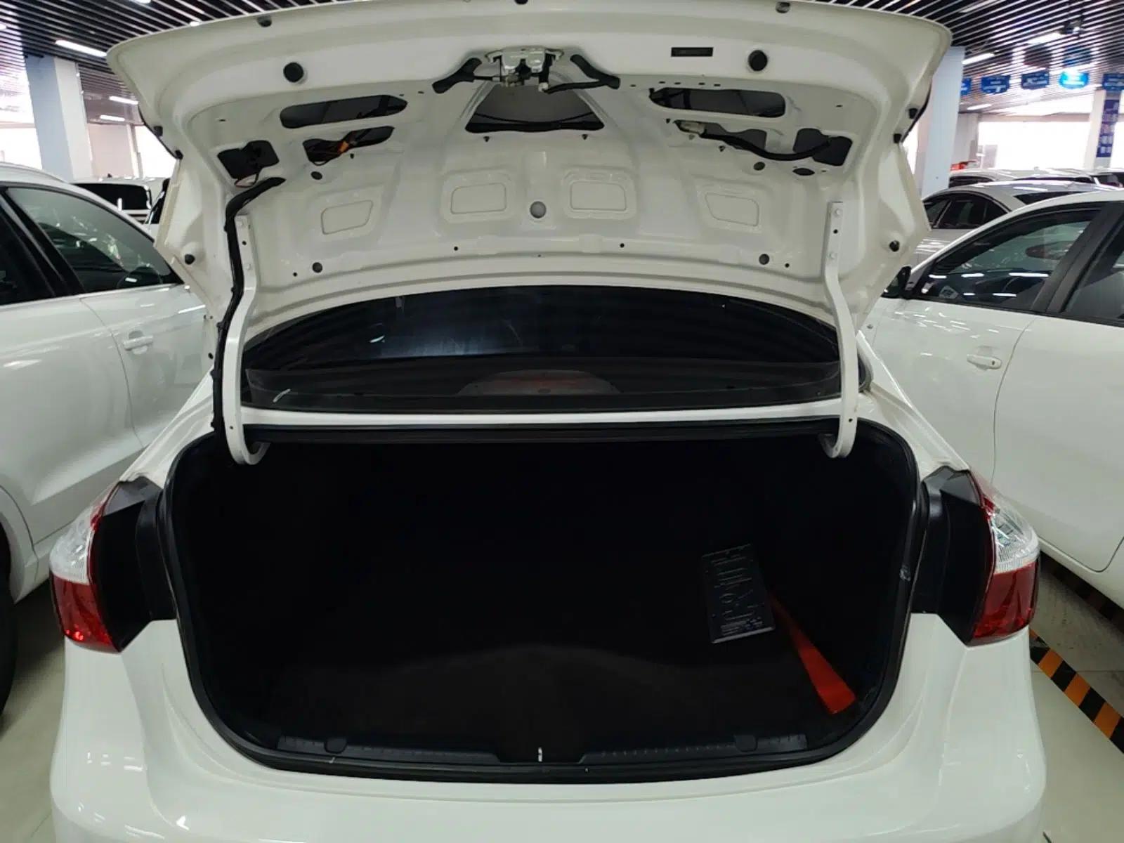 Kia K3 2016 1.6L Automatic with Sunroof — миниатюра 27