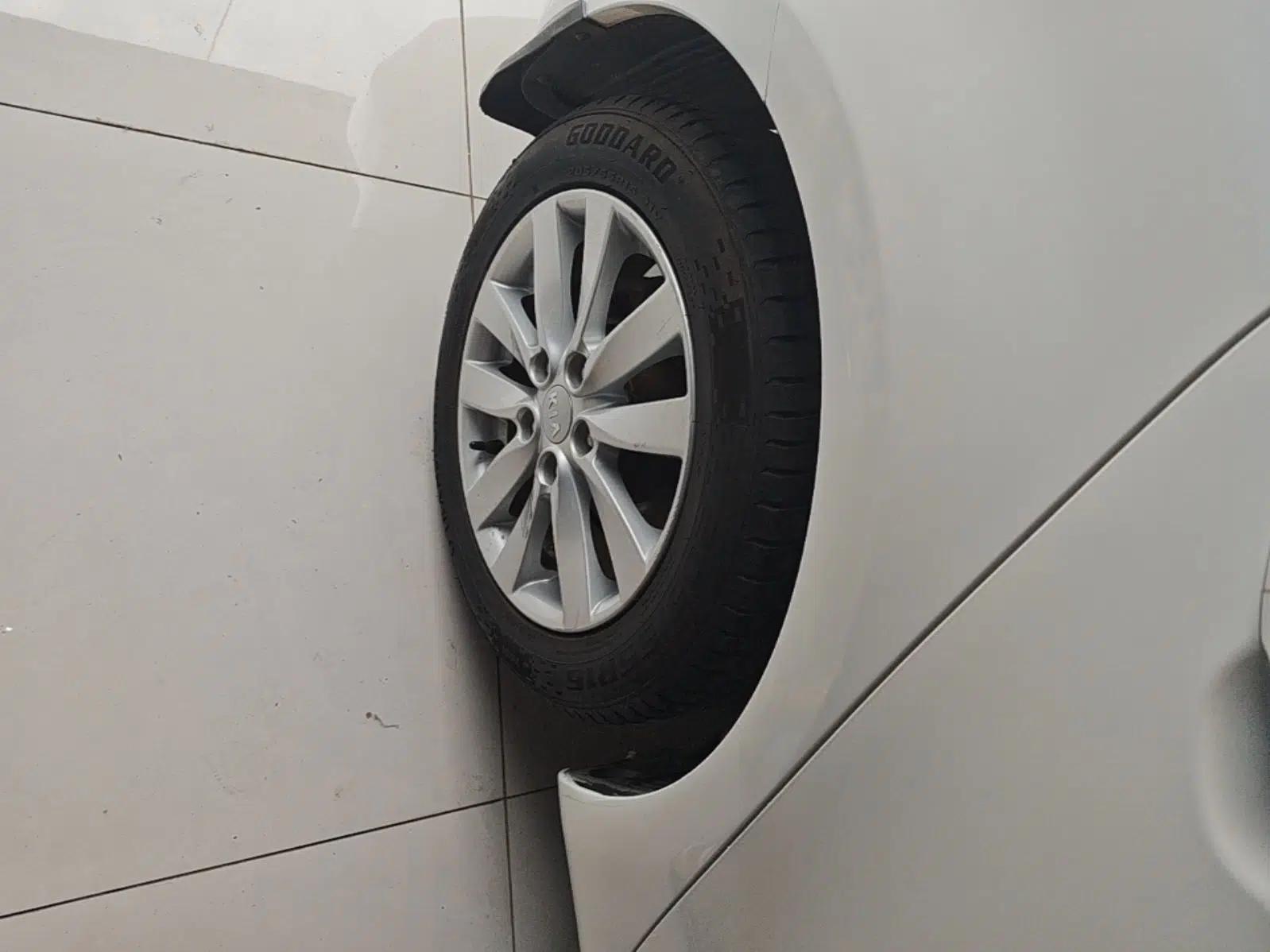 Kia K3 2015 1.6L Automatic GL — миниатюра 11