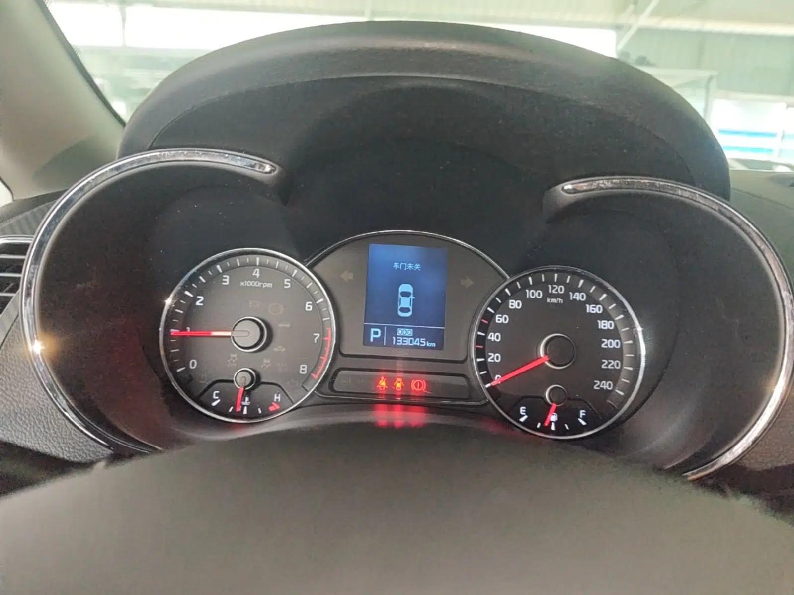Kia K3 2015 1.6L Automatic GL — миниатюра 14