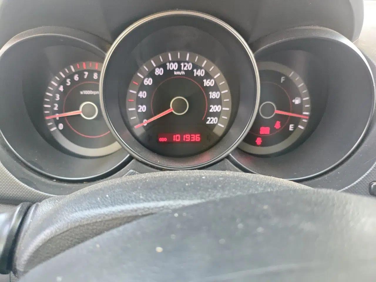 Kia Forte 2011 1.6L MT GL — миниатюра 11