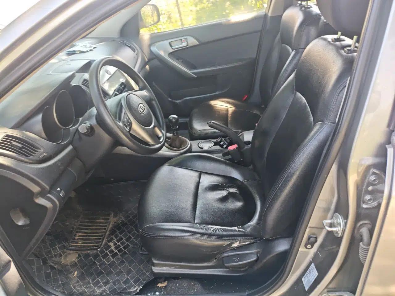 Kia Forte 2011 1.6L MT GL — миниатюра 15