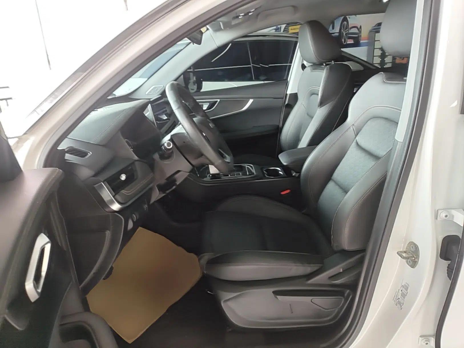 Chery Tiggo 8 2022 1.5 TCI Automatic Exclusive Edition 7-Seater — миниатюра 17