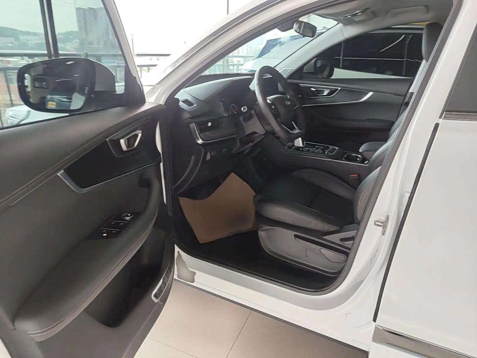 Chery Tiggo 8 2022 1.5 TCI Automatic Exclusive Edition 7-Seater — миниатюра 18