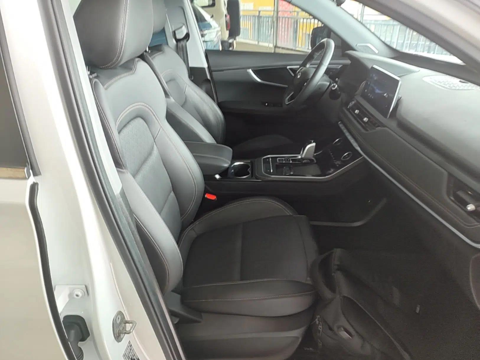 Chery Tiggo 8 2022 1.5 TCI Automatic Exclusive Edition 7-Seater — миниатюра 19