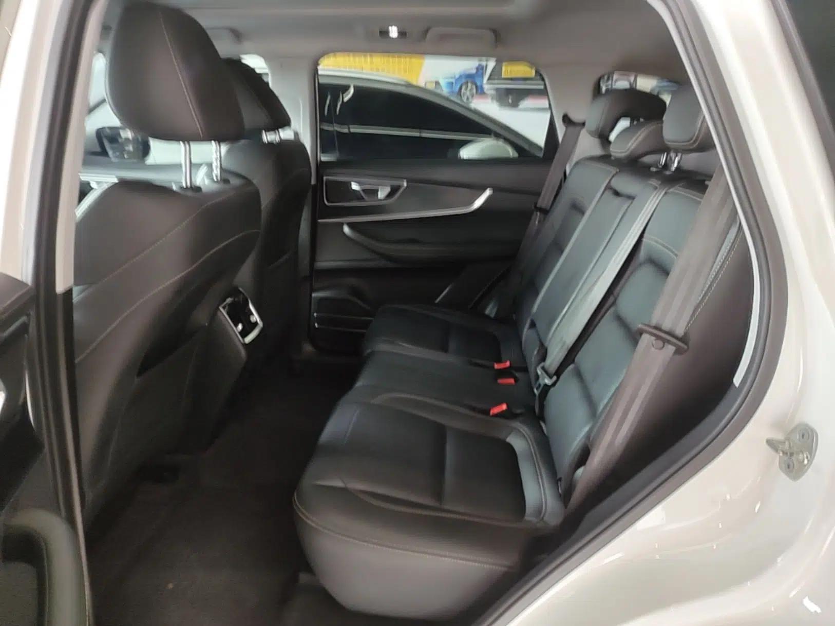 Chery Tiggo 8 2022 1.5 TCI Automatic Exclusive Edition 7-Seater — миниатюра 20