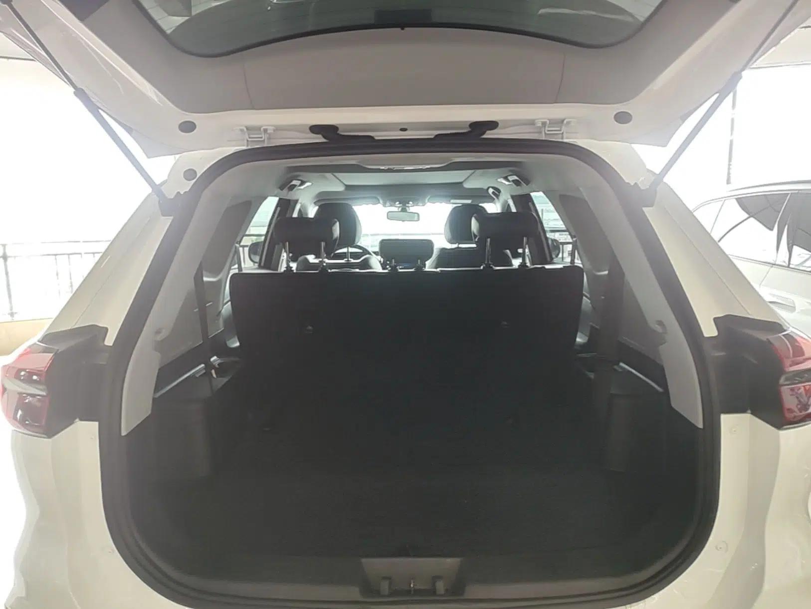 Chery Tiggo 8 2022 1.5 TCI Automatic Exclusive Edition 7-Seater — миниатюра 22