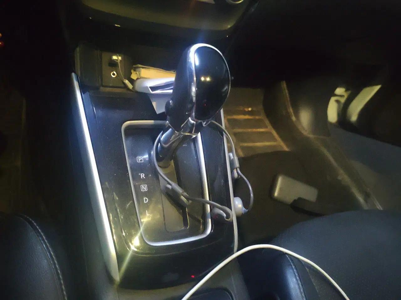 Nissan Sylphy 2016 1.6 XL CVT Luxury Edition — миниатюра 14