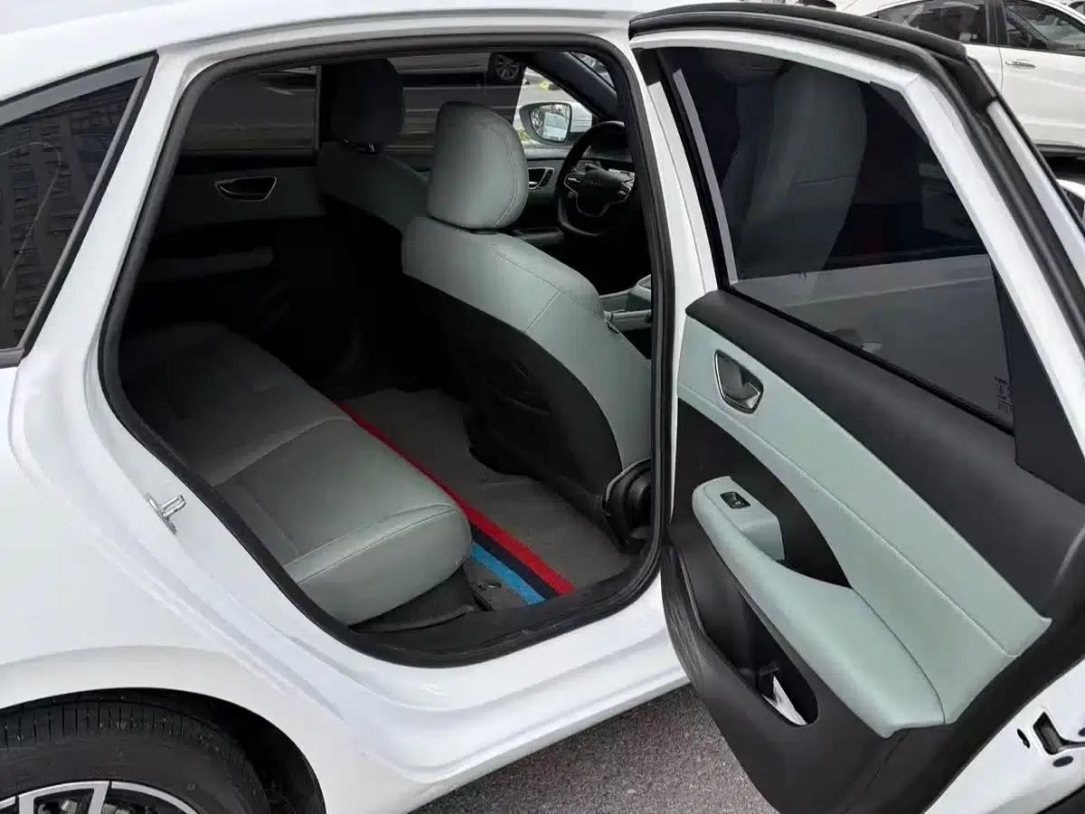 Roewe D6 2025 450km Premium Edition — миниатюра 12