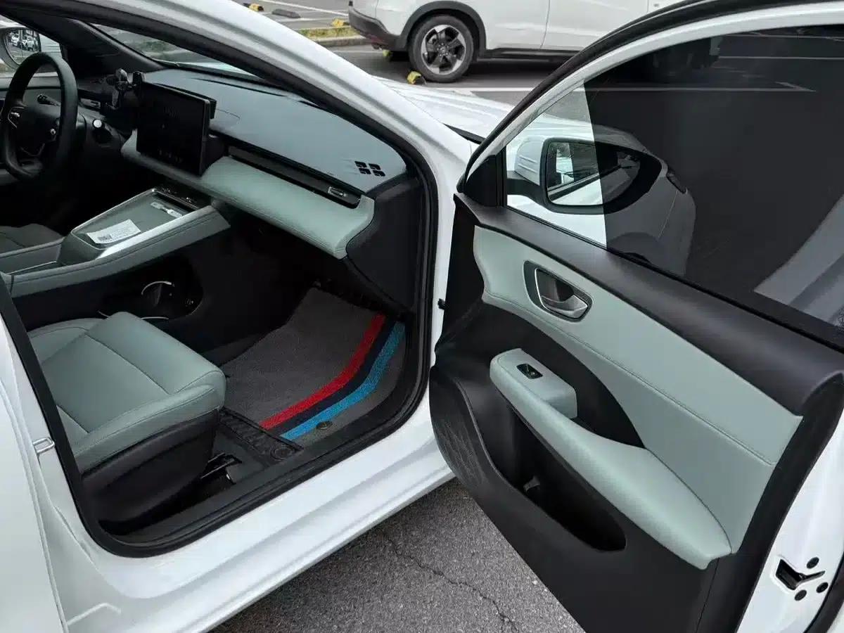 Roewe D6 2025 450km Premium Edition — миниатюра 10