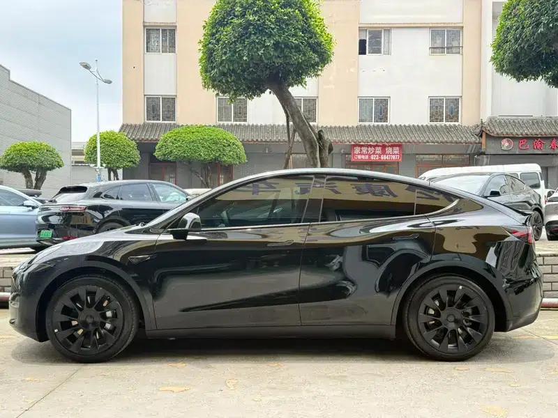Model Y 2022 Facelift Long Range All-Wheel Drive Version — миниатюра 3