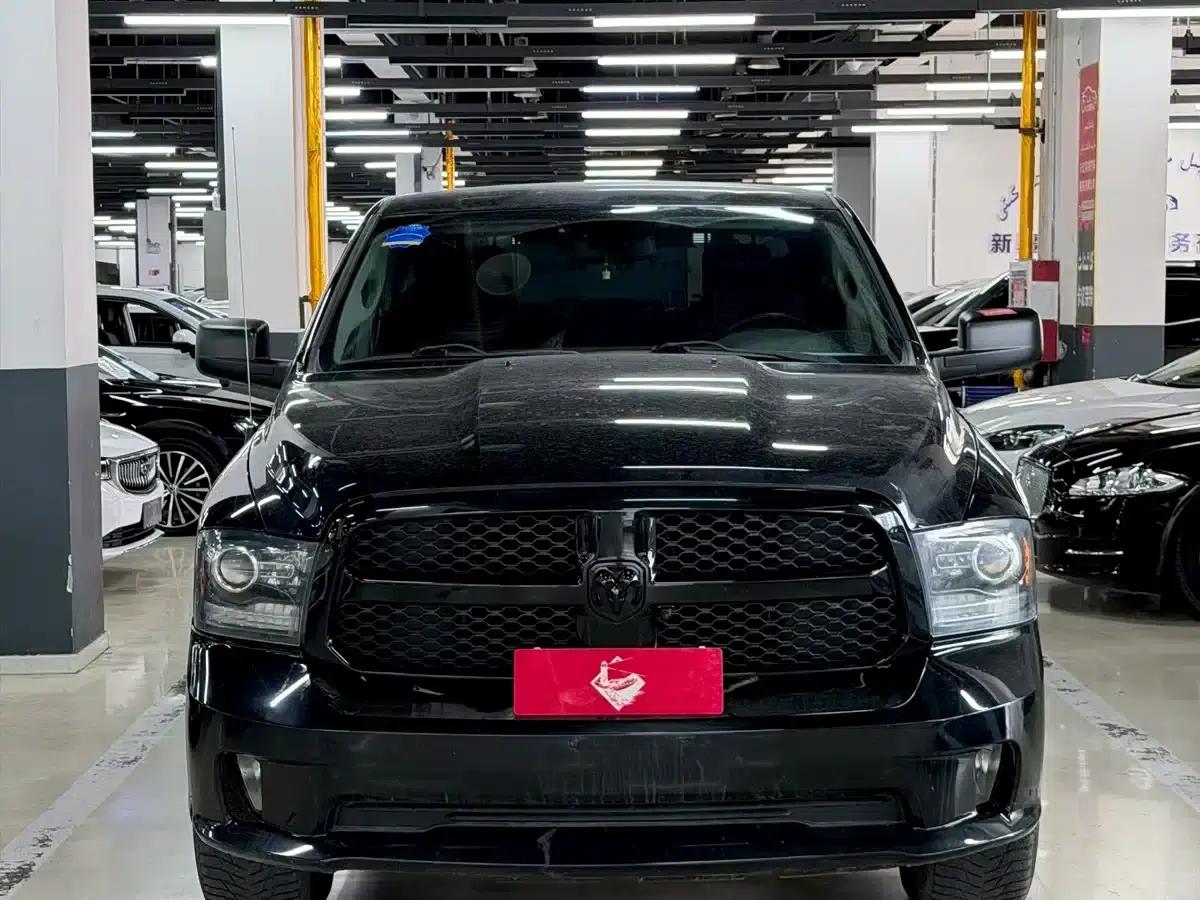 RAM Trucks 2010 5.7L 2500 HEMI — миниатюра 2