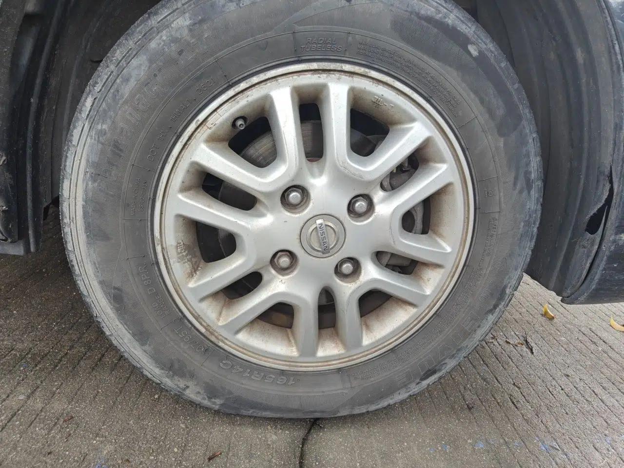 Nissan NV200 2013 1.6L Luxury Model China IV Standard — миниатюра 8