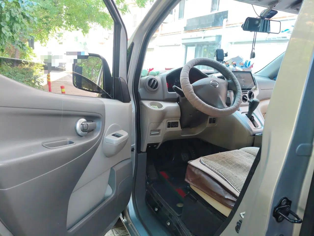 Nissan NV200 2016 1.6L CVT Luxury Model — миниатюра 16
