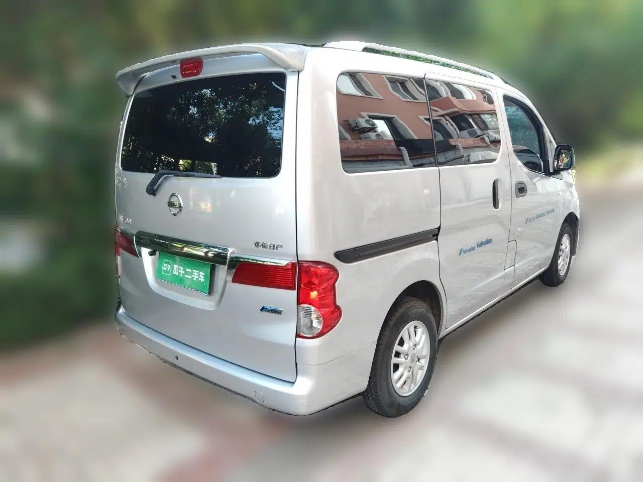 Nissan NV200 2016 1.6L CVT Luxury Model — миниатюра 6