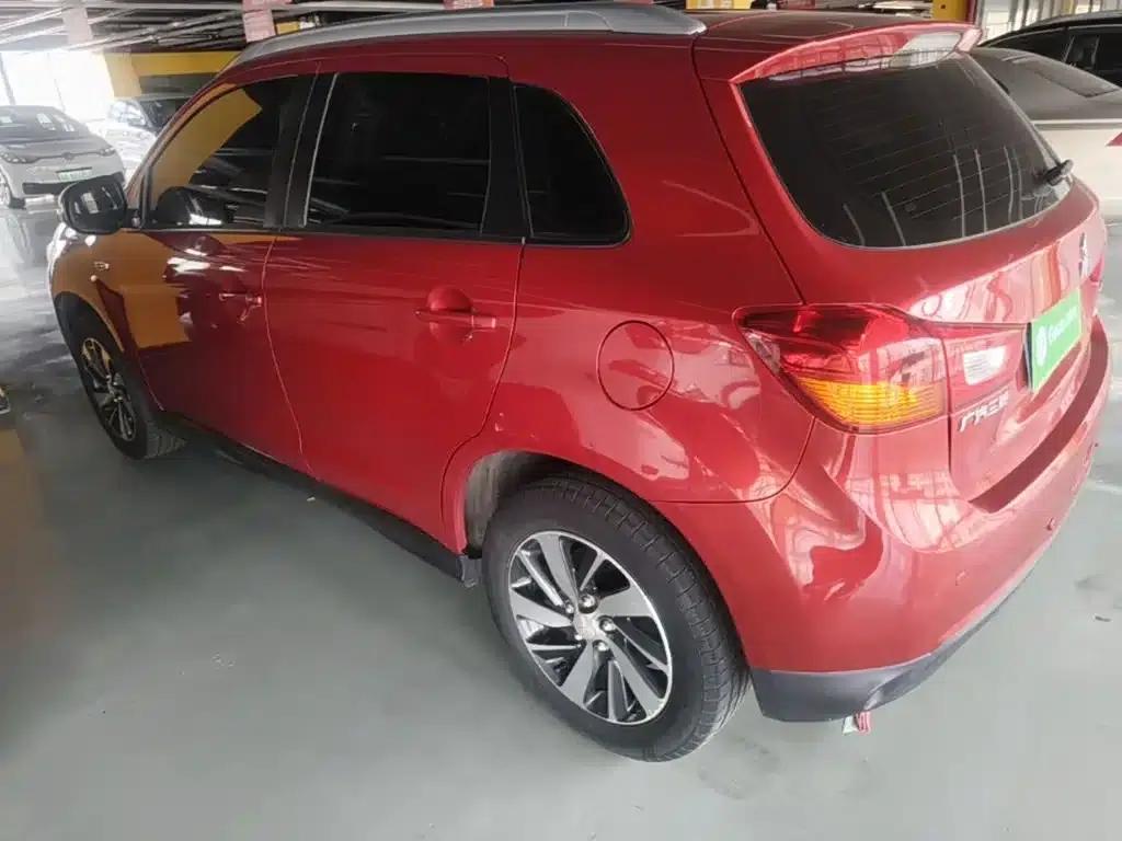 2016 ASX 2.0L CVT 2WD Navigator Edition — миниатюра 5