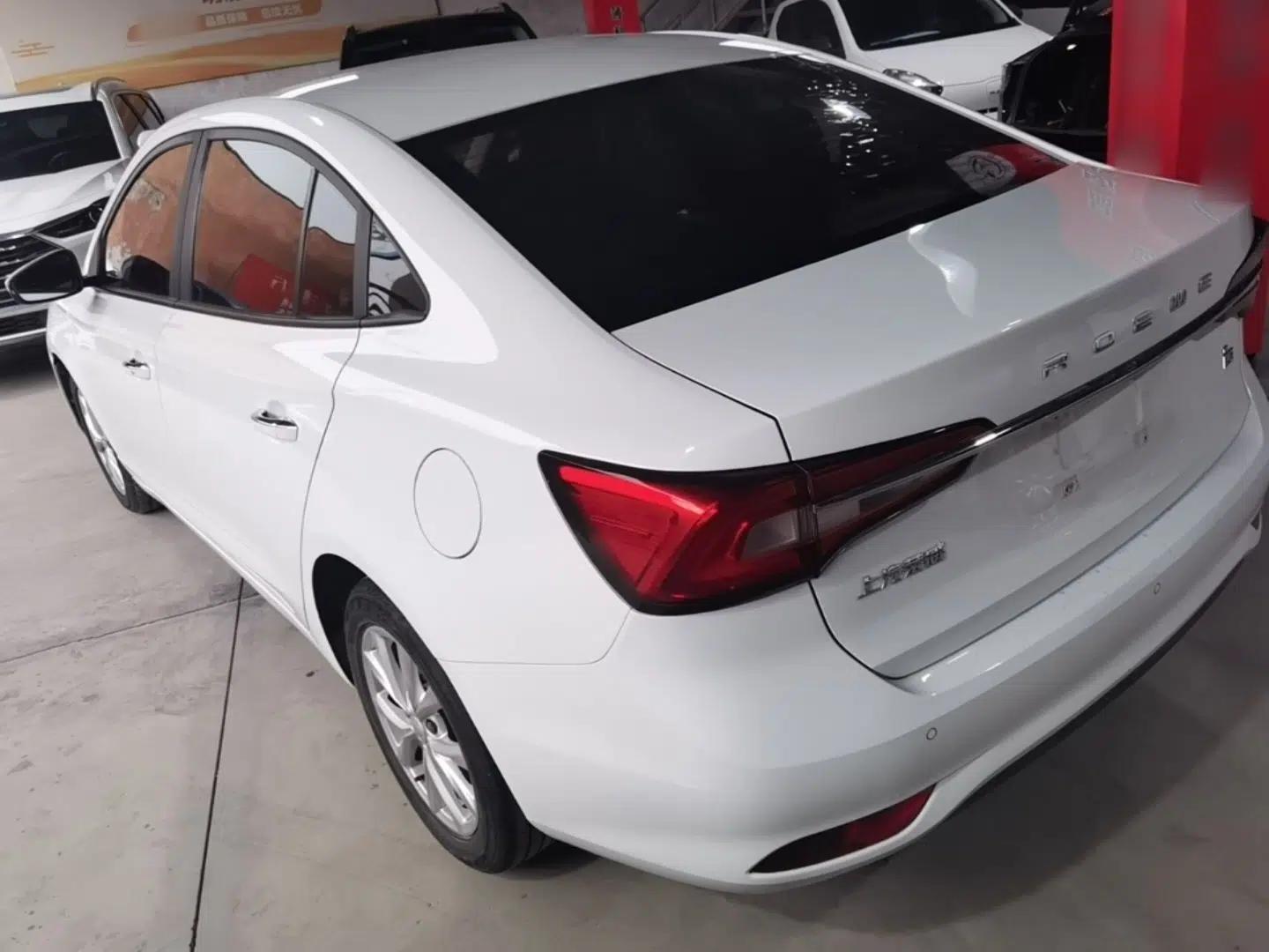 Roewe i5 2020 1.5L Manual 4G Connect Luxury Edition — миниатюра 4
