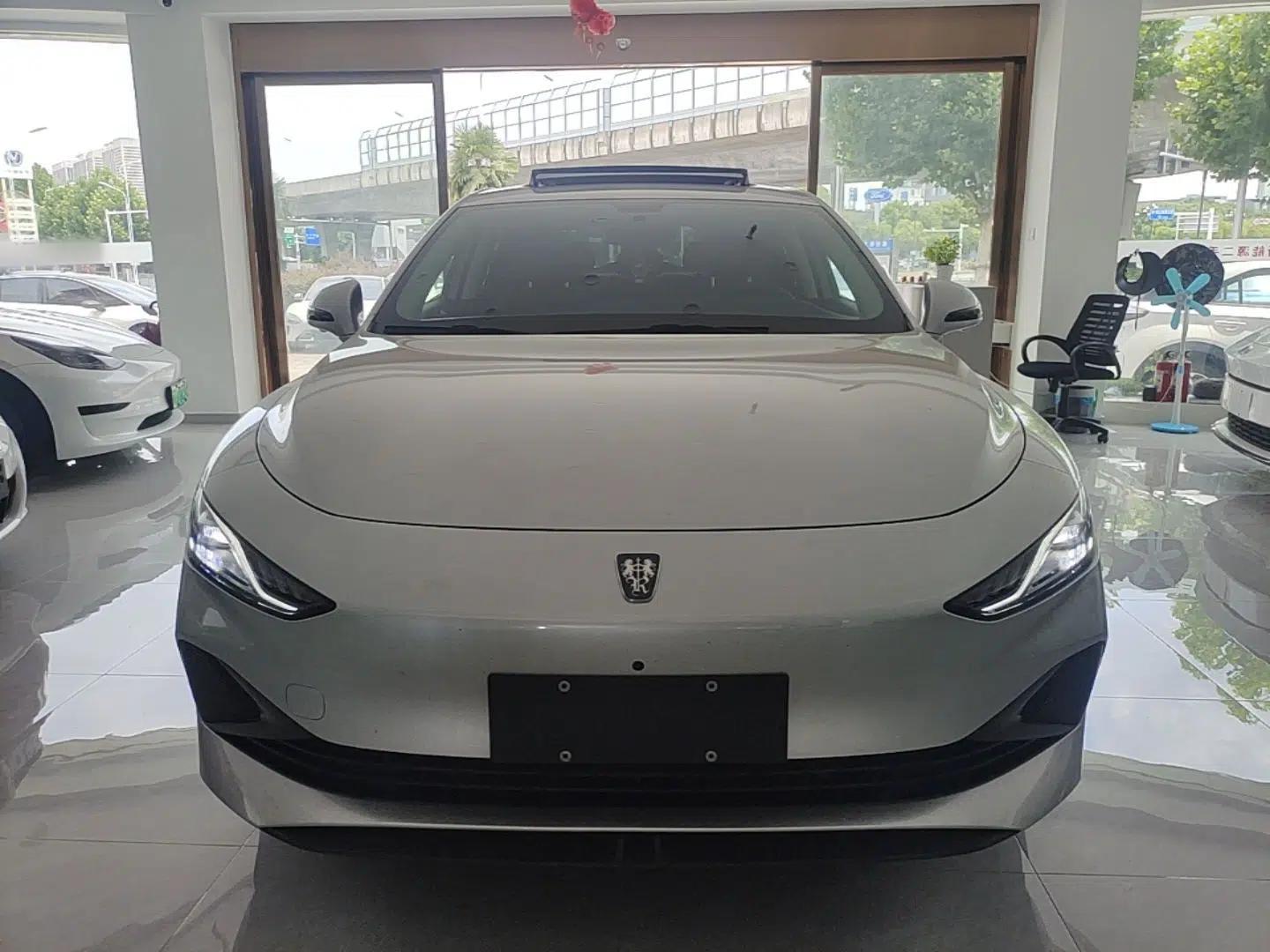 Roewe D7 2025 DMH 125km World Champion Excellence Edition — миниатюра 2
