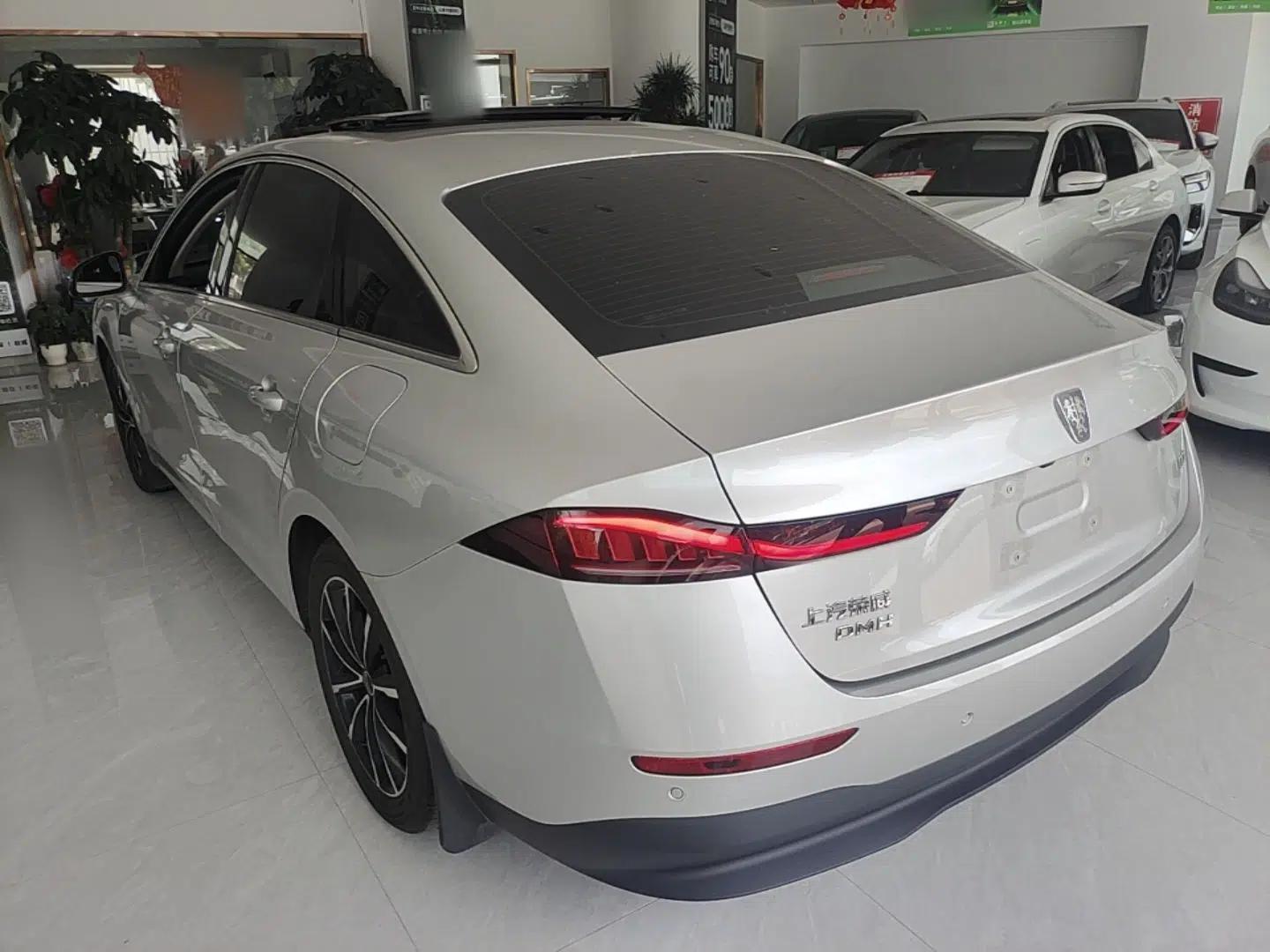 Roewe D7 2025 DMH 125km World Champion Excellence Edition — миниатюра 4