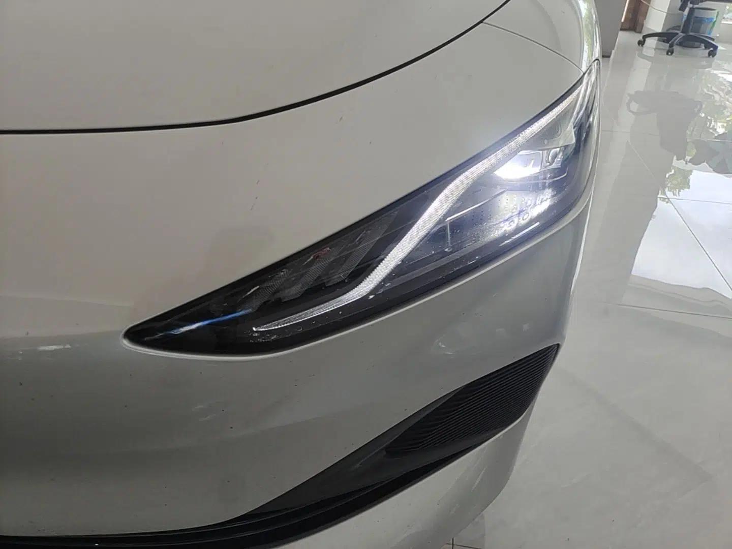 Roewe D7 2025 DMH 125km World Champion Excellence Edition — миниатюра 8