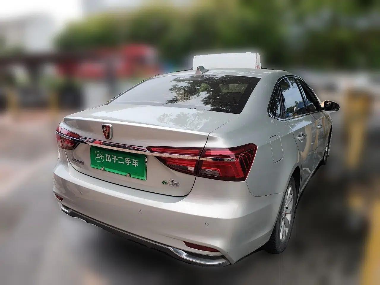Roewe i6 New Energy 2017 45T Hybrid Connect & Smart Enjoyment Edition — миниатюра 6