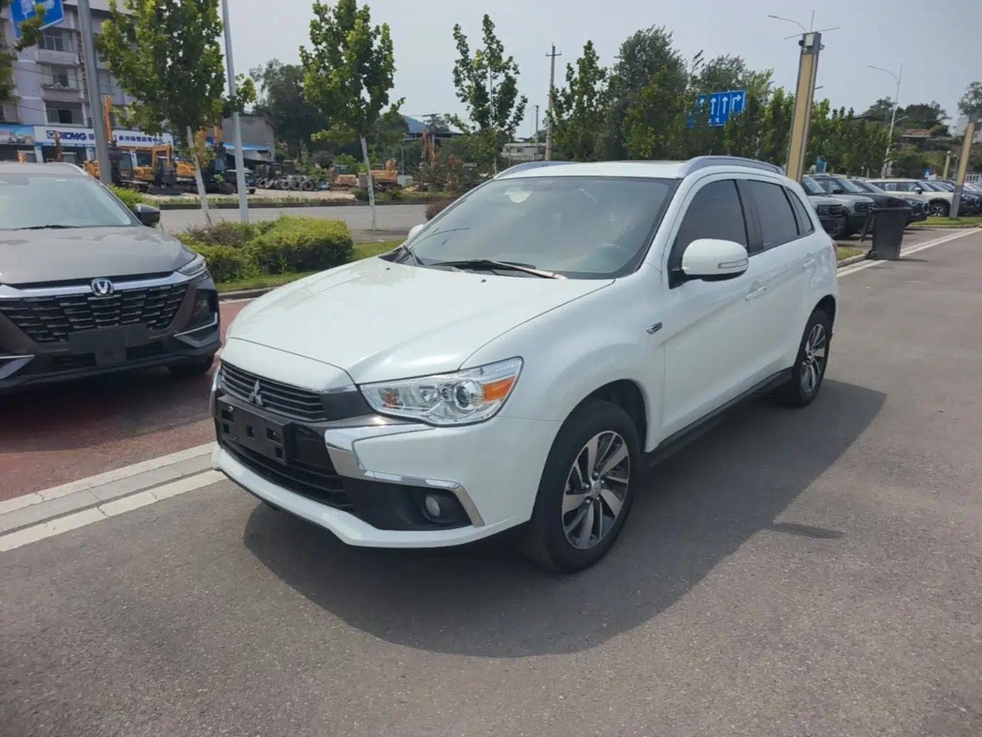Mitsubishi ASX 2018 2.0L CVT Two-Wheel Drive Deluxe Edition — миниатюра 1