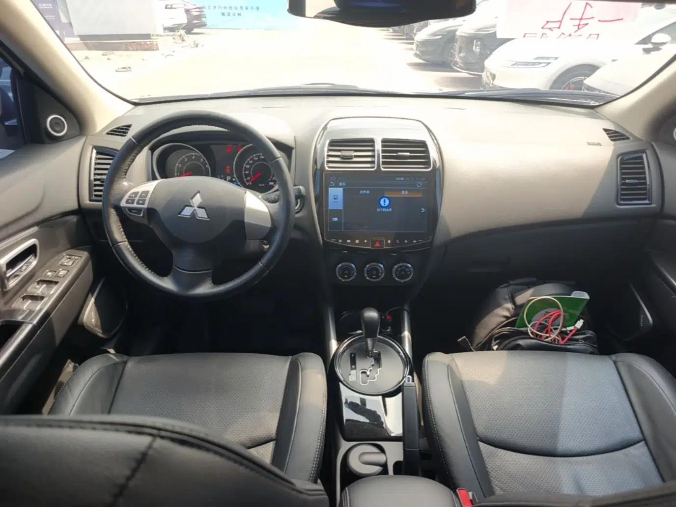 Mitsubishi ASX 2018 2.0L CVT Two-Wheel Drive Deluxe Edition — миниатюра 12