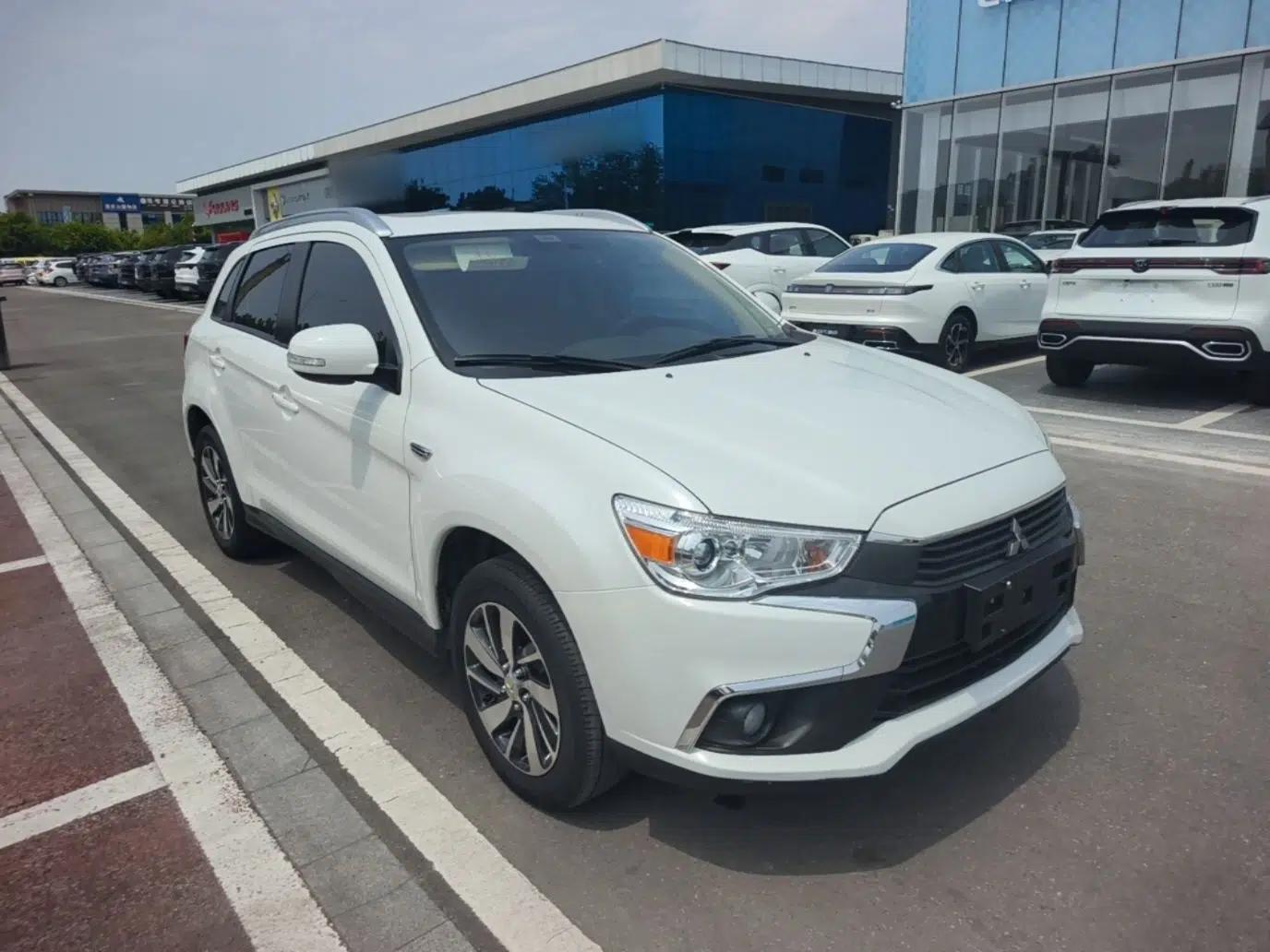 Mitsubishi ASX 2018 2.0L CVT Two-Wheel Drive Deluxe Edition — миниатюра 3