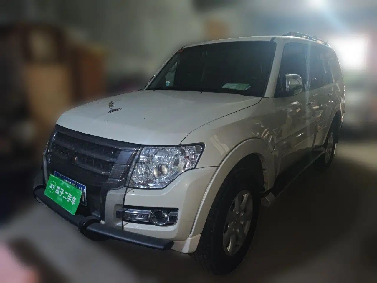 Mitsubishi Pajero Pajero 2020, 3.0-liter automatic, 7 seats — миниатюра 1
