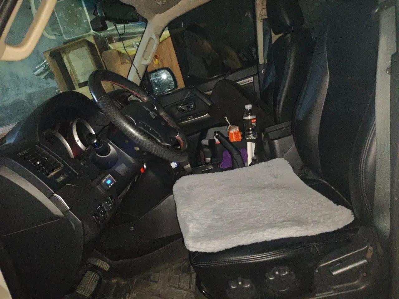 Mitsubishi Pajero Pajero 2020, 3.0-liter automatic, 7 seats — миниатюра 15