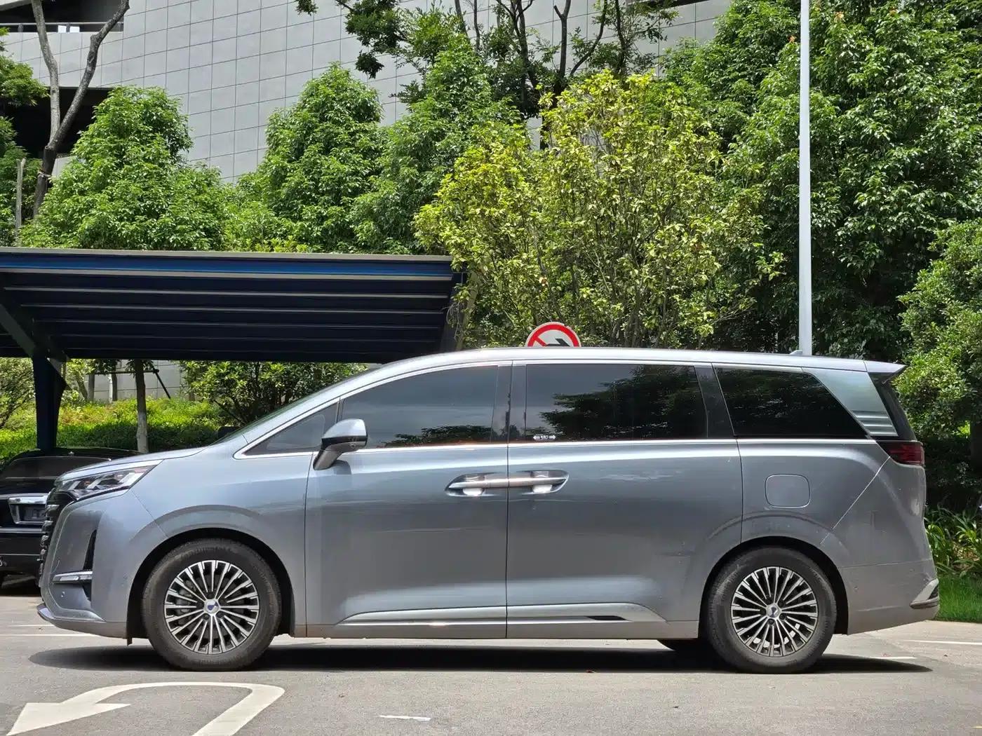 Denza D9 2024 DM-i 980 AWD Flagship — миниатюра 2