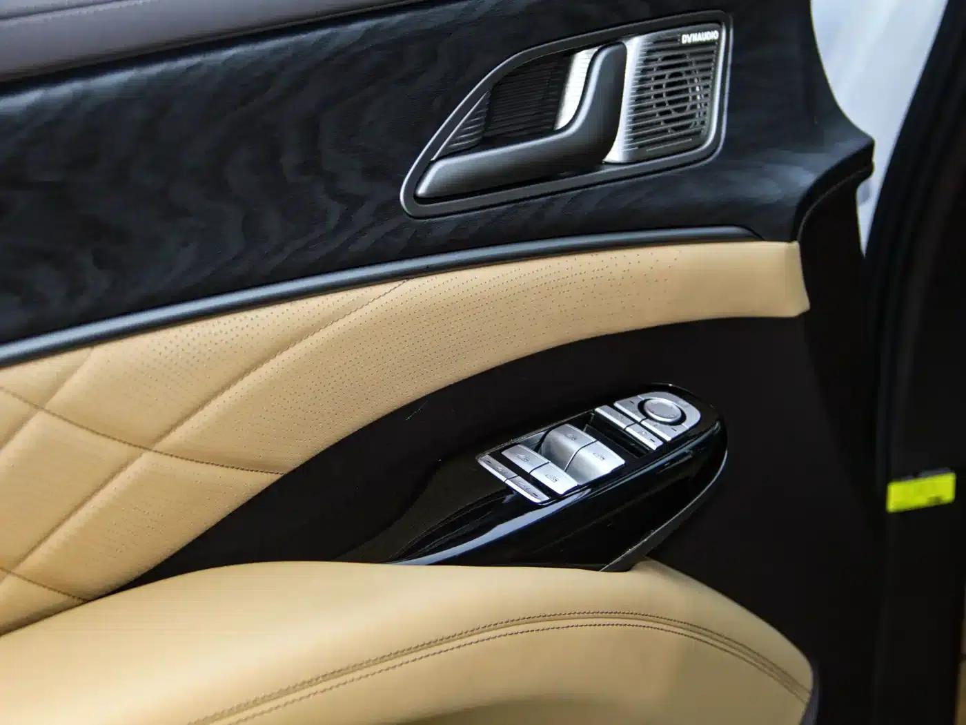 Denza D9 2024 DM-i 1050 Premium Edition — миниатюра 12
