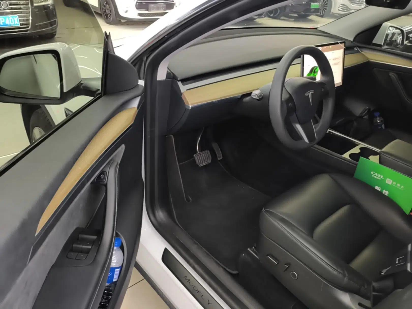 Tesla Model Y 2022 Revised Version Rear-Wheel Drive — миниатюра 18