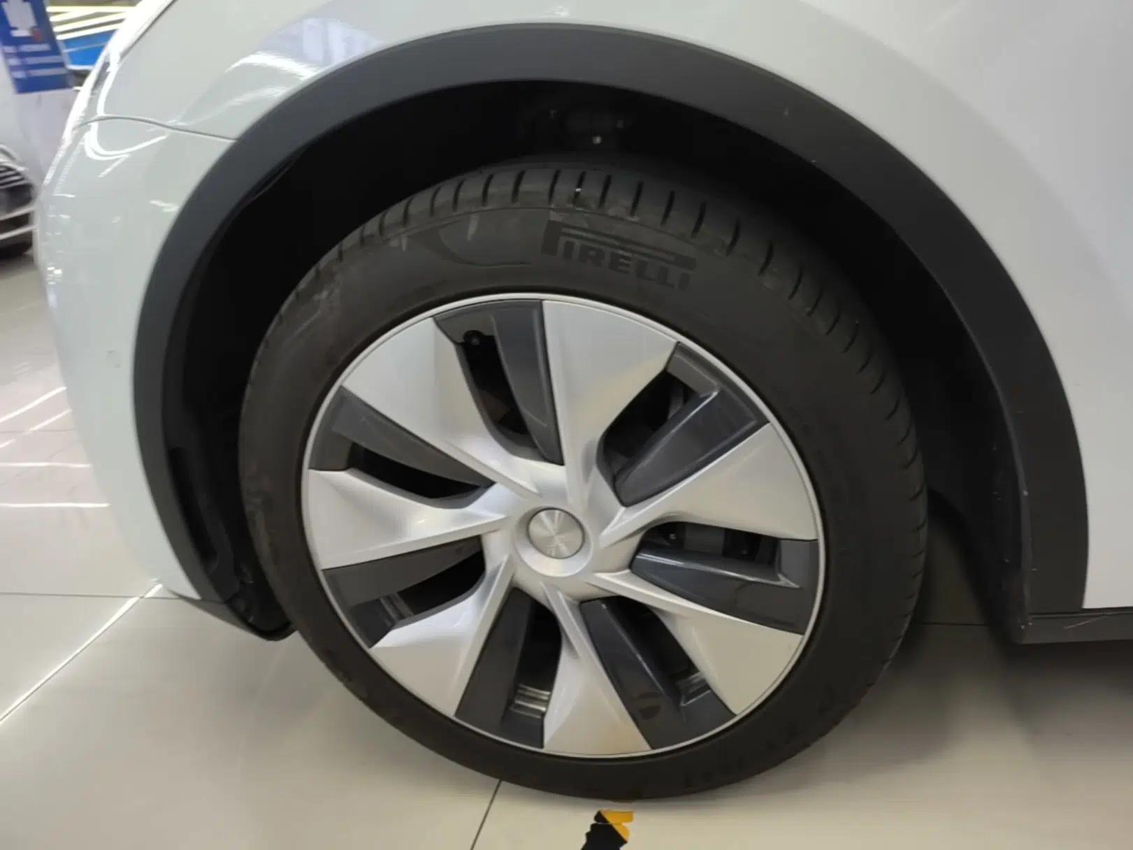 Tesla Model Y 2022 Revised Version Rear-Wheel Drive — миниатюра 10