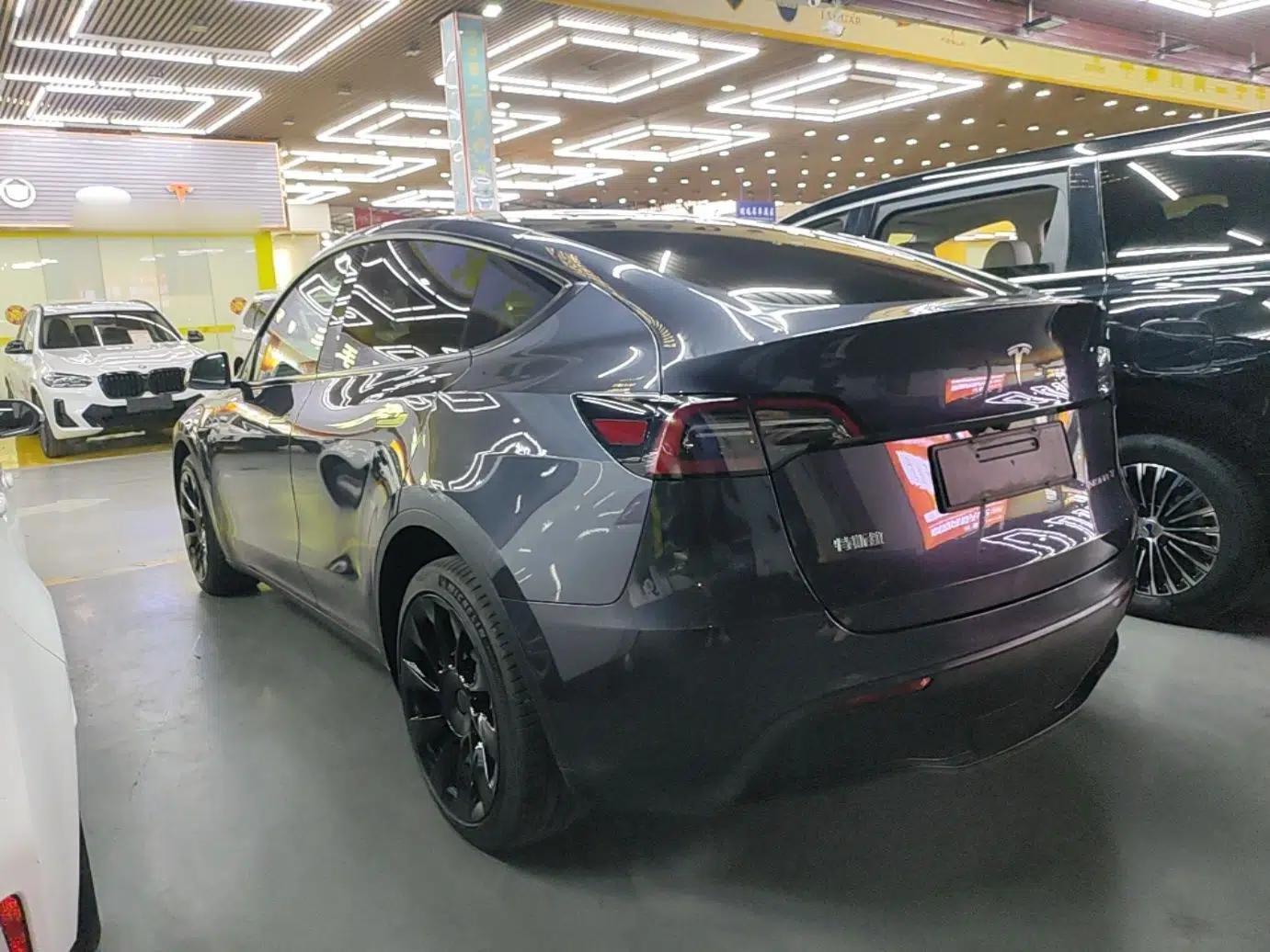 Tesla Model Y 2024 Long-Range All-Wheel-Drive Version — миниатюра 4