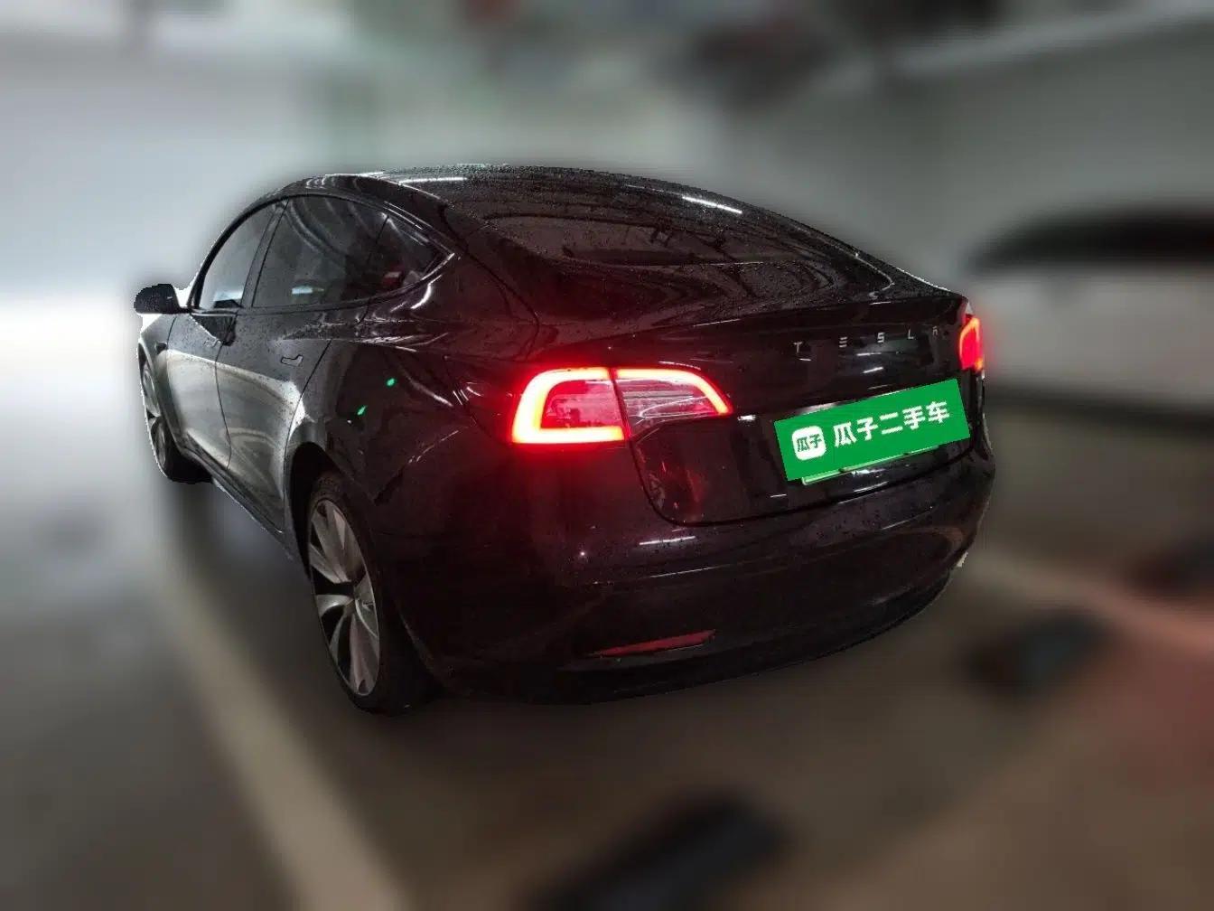 Tesla Model 3 2019 Long-Range Rear-Wheel-Drive Version — миниатюра 4