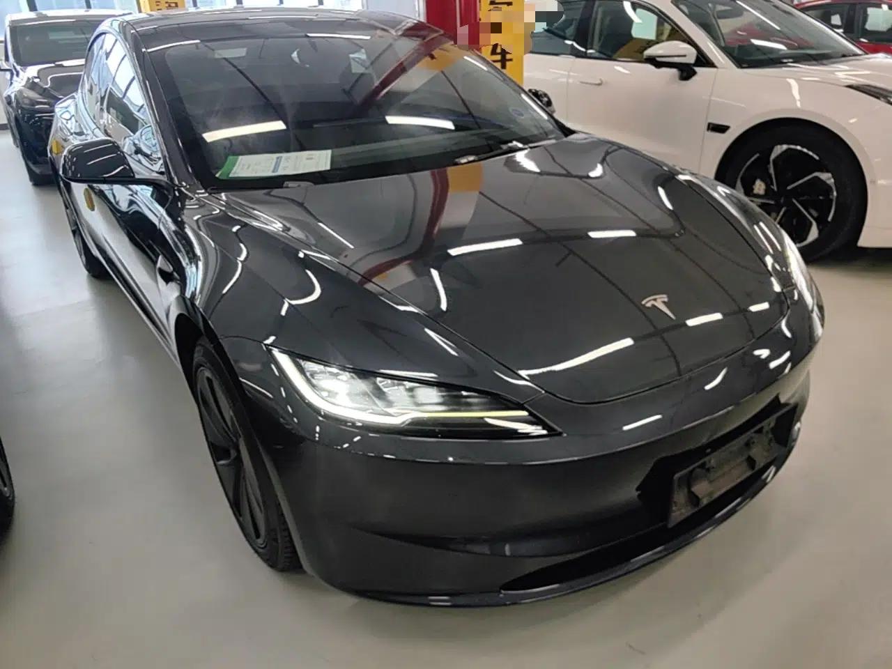 Tesla Model 3 2023 Rear-Wheel-Drive Version — миниатюра 3
