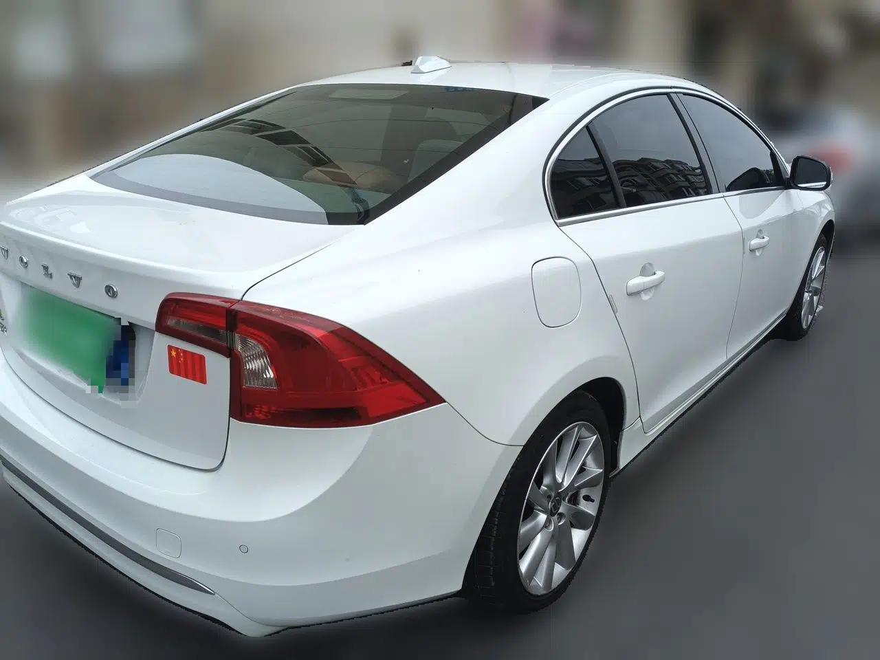 Volvo S60 2015 S60L 2.0T Zhiyuan Edition — миниатюра 6