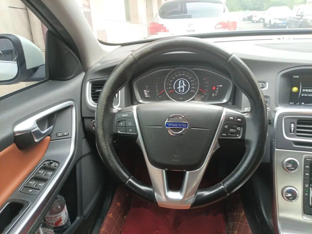 Volvo S60 2015 S60L 2.0T Zhiyuan Edition — миниатюра 10