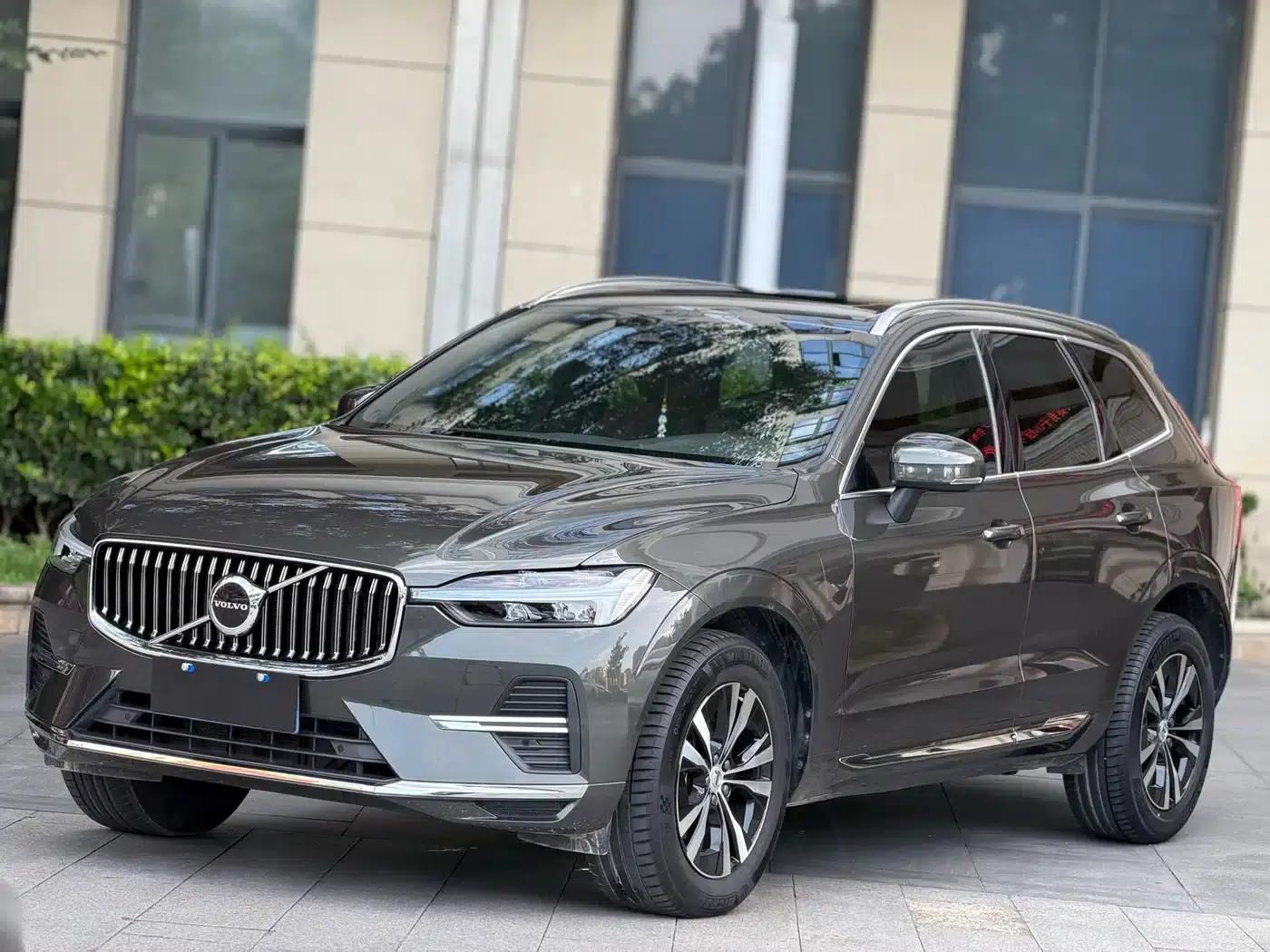 2022 Volvo XC60 B5 AWD Inscription Luxury Edition — миниатюра 1