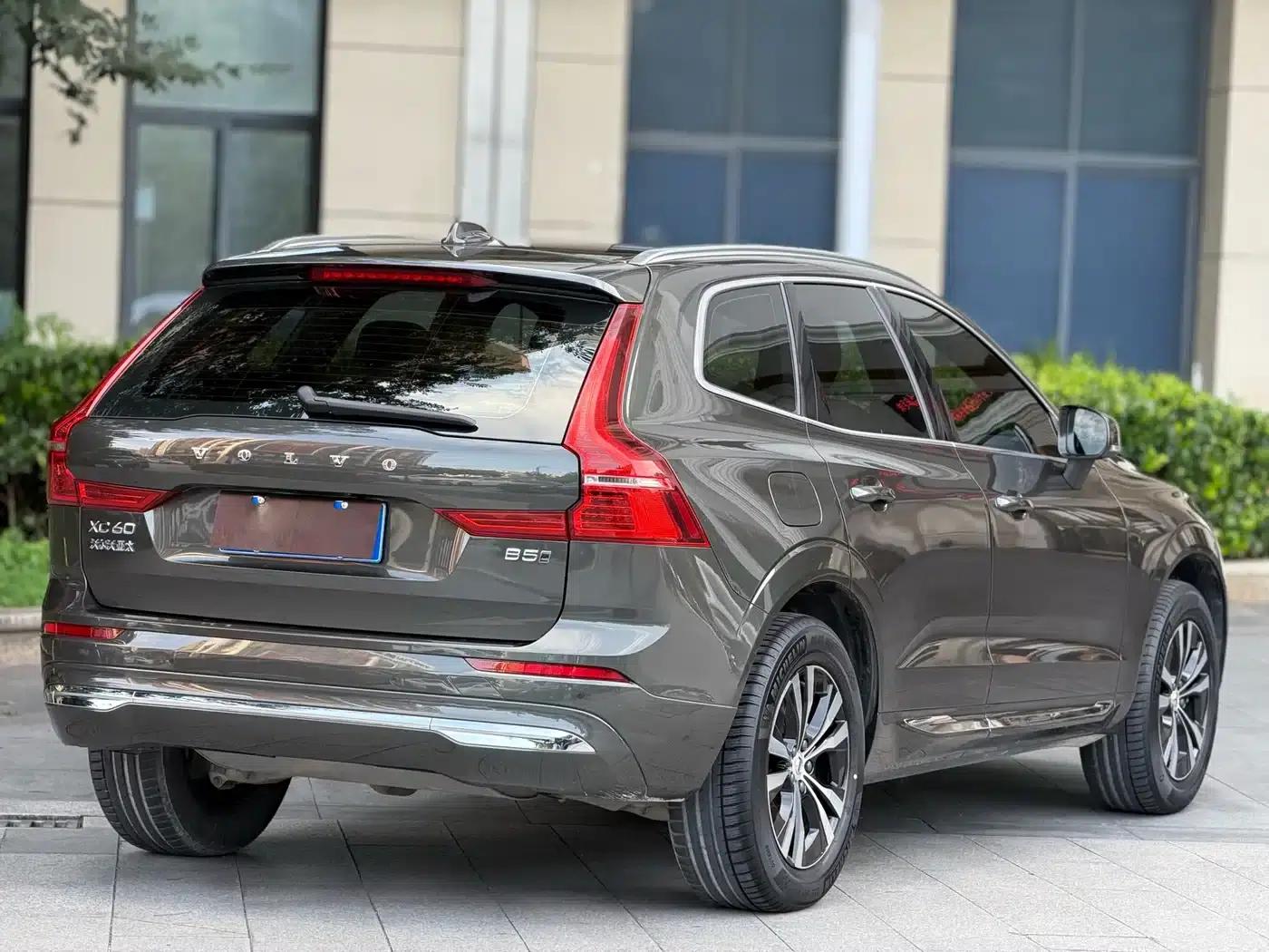 2022 Volvo XC60 B5 AWD Inscription Luxury Edition — миниатюра 10