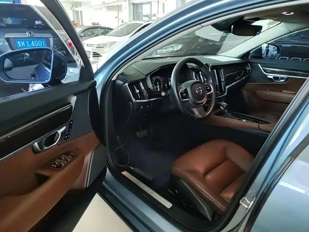 2018 Volvo S90 T4 Smart Edition — миниатюра 16