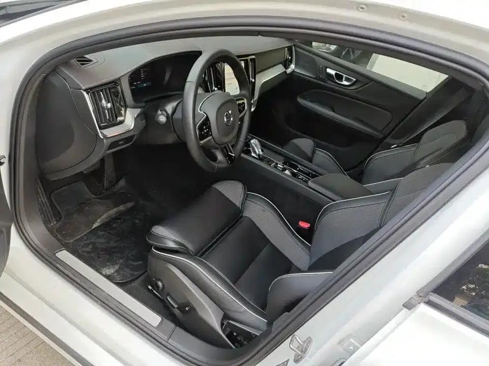 2024 Volvo S60 B5 Smart Sport Edition — миниатюра 3