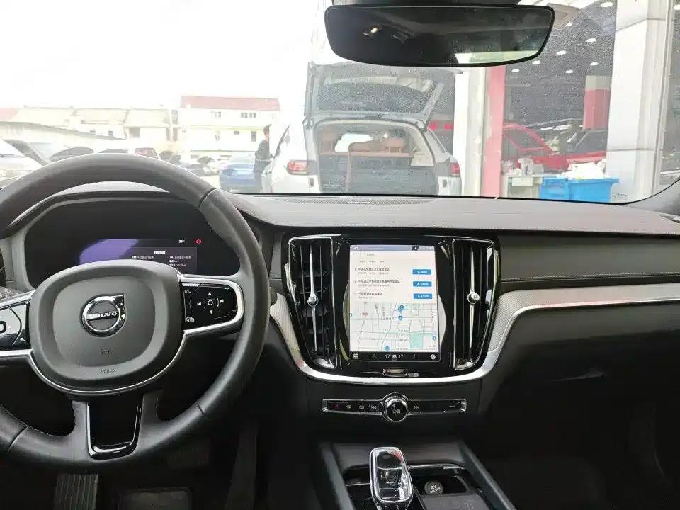 2024 Volvo S60 B5 Smart Sport Edition — миниатюра 5