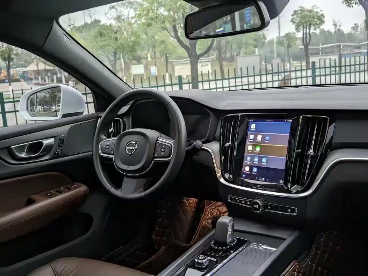 2022 Volvo S60 B4 Smart Luxury Edition — миниатюра 4