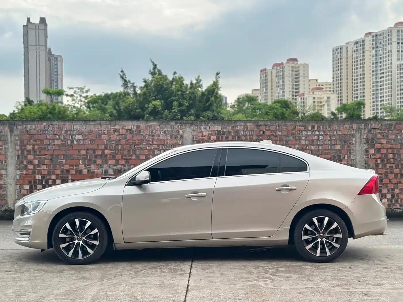 2019 Volvo S60 S60L Facelift T5 Smart Advanced Edition — миниатюра 3