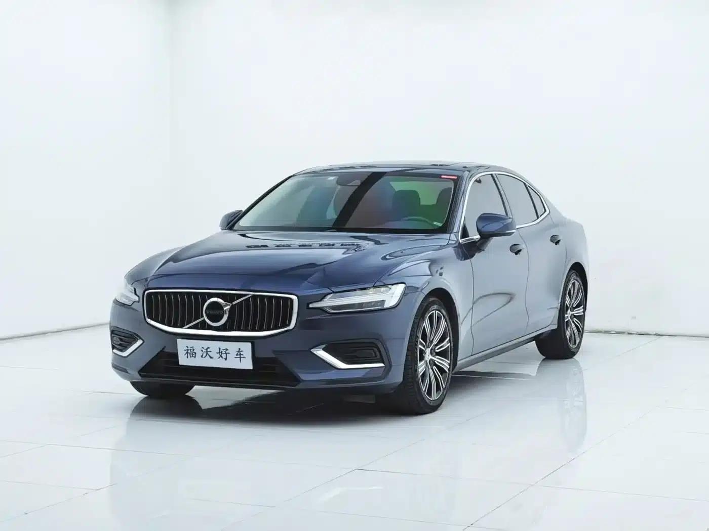 2022 Volvo S60 B4 Smart Luxury Edition — миниатюра 1