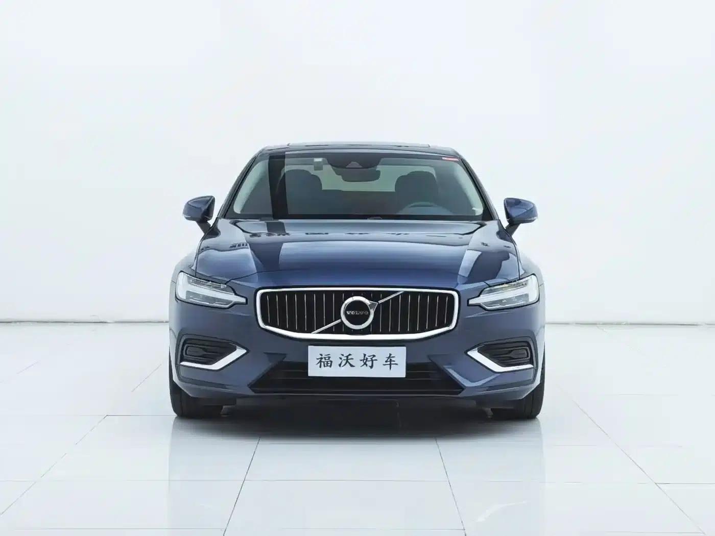 2022 Volvo S60 B4 Smart Luxury Edition — миниатюра 2