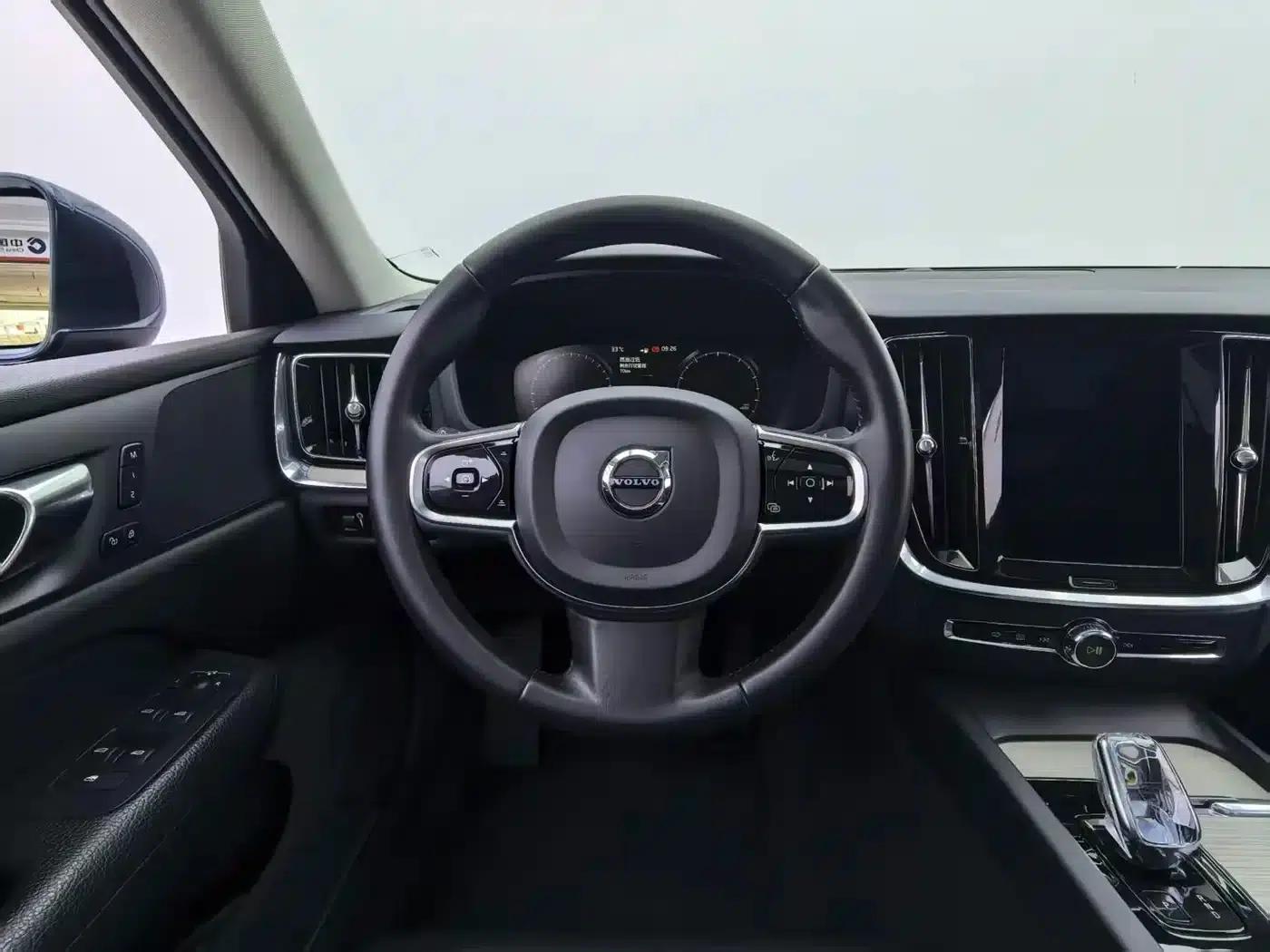 2022 Volvo S60 B4 Smart Luxury Edition — миниатюра 12