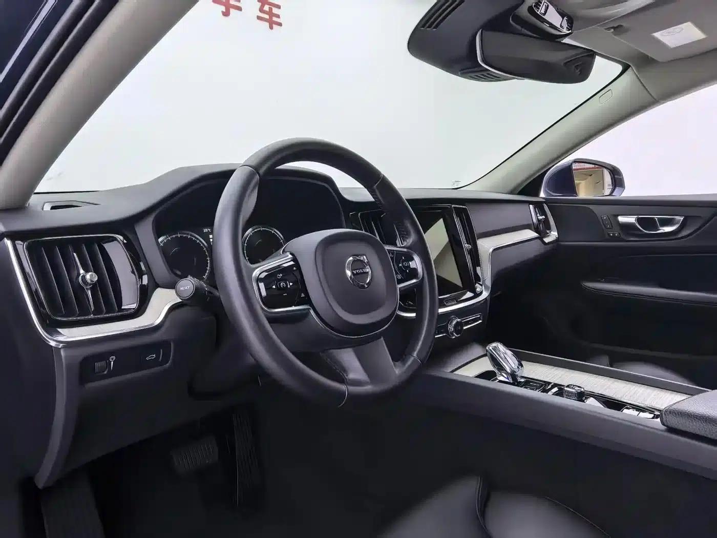 2022 Volvo S60 B4 Smart Luxury Edition — миниатюра 16